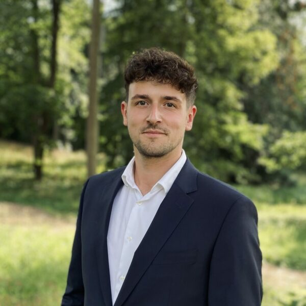 Fertig_dunkel Fabian Görgen